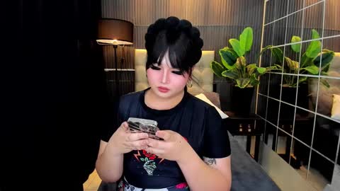 Snapshot of princesshugecummer chatting on February 21, 9:24 am Astrid Ley online show from February 21, 9:24 am