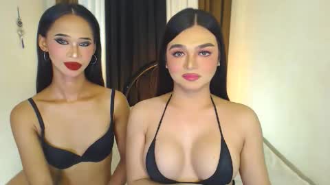 Snapshot of princesshugecumontop chatting on June 4, 12:27 am PrincessDONT FORGET TO FOLLOW ME online show from June 4, 12:27 am