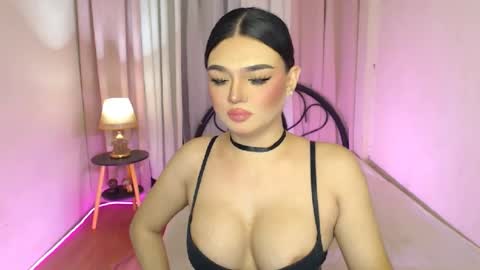 Snapshot of princesshugecumontop chatting on July 9, 5:50 pm PrincessDONT FORGET TO FOLLOW ME online show from July 9, 5:50 pm