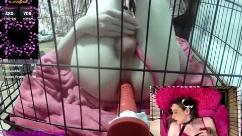 Snapshot of princessjuliaxo4 chatting on February 20, 11:38 pm PrIncessJulia0X online show from February 20, 11:38 pm