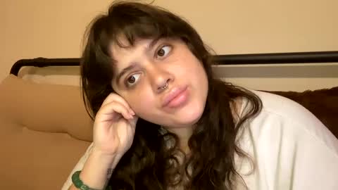 Snapshot of princesslaylaa chatting on February 1, 6:54 am princessviccxo online show from February 1, 6:54 am