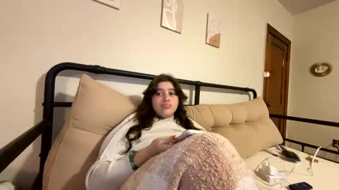 Snapshot of princesslaylaa chatting on September 28, 12:05 am princessviccxo online show from September 28, 12:05 am