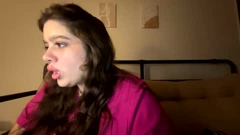 Snapshot of princesslaylaa chatting on October 9, 3:48 am princessviccxo online show from October 9, 3:48 am