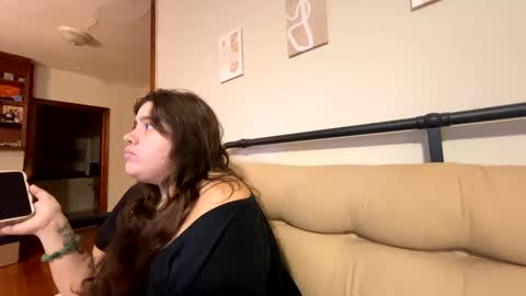 Snapshot of princesslaylaa chatting on October 24, 7:38 am princessviccxo online show from October 24, 7:38 am