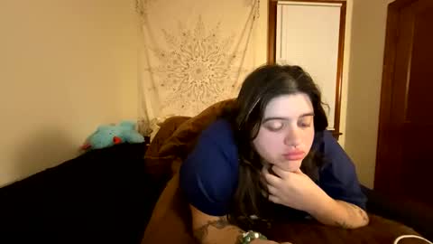 Snapshot of princesslaylaa chatting on January 18, 3:54 am princessviccxo online show from January 18, 3:54 am