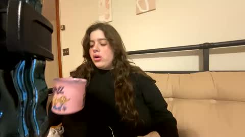 Snapshot of princesslaylaa chatting on February 12, 2:28 am princessviccxo online show from February 12, 2:28 am