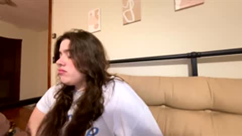 Snapshot of princesslaylaa chatting on February 22, 12:01 am princessviccxo online show from February 22, 12:01 am