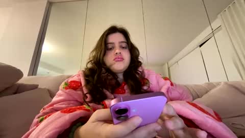 Snapshot of princesslaylaa chatting on March 12, 4:18 am princessviccxo online show from March 12, 4:18 am