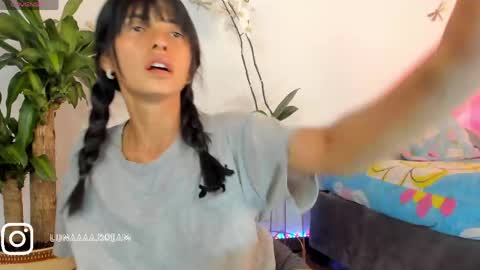Snapshot of princessluna_14 chatting on April 27, 9:13 pm princessluna_14 online show from April 27, 9:13 pm