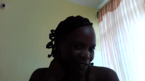 Snapshot of princessmiles2 chatting on February 4, 9:28 am phelly online show from February 4, 9:28 am