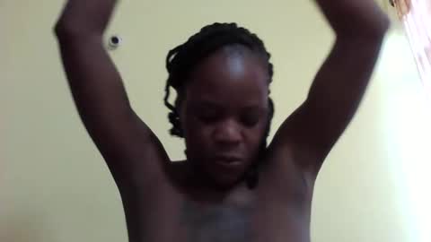 Snapshot of princessmiles2 chatting on February 7, 4:59 am phelly online show from February 7, 4:59 am