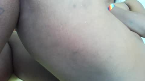 Snapshot of princessmiles2 chatting on April 17, 9:51 pm phelly online show from April 17, 9:51 pm