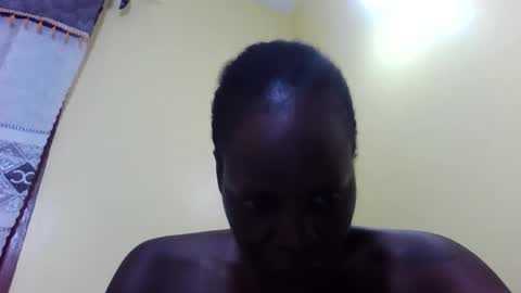 Snapshot of princessmiles2 chatting on May 15, 10:17 pm phelly online show from May 15, 10:17 pm