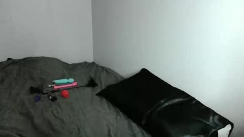 Naomi  online show from April 9, 5:18 am