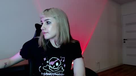 18 y.o online show from March 3, 6:01 pm