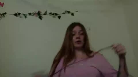 Snapshot of princesssnowflk84 chatting on June 17, 7:04 pm princesssnowflk84 online show from June 17, 7:04 pm