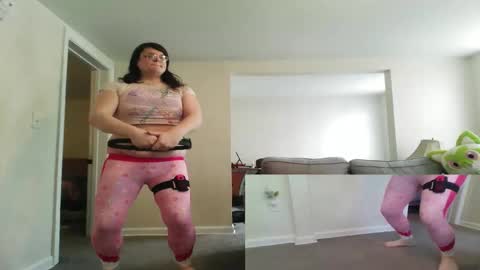 Snapshot of princessstarpuppybi chatting on February 23, 5:21 pm PuppyAshley online show from February 23, 5:21 pm