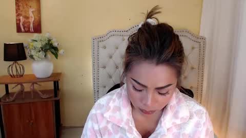 princessyanzy1 online show from February 25, 11:55 pm