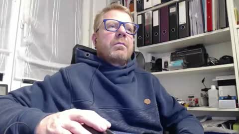 Snapshot of prinz1976 chatting on December 15, 8:24 pm Prinz online show from December 15, 8:24 pm