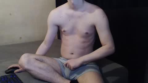 Snapshot of prinz_xxx chatting on December 1, 11:25 pm xXx online show from December 1, 11:25 pm