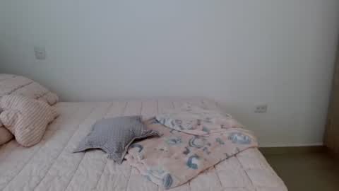 Snapshot of priscila_black chatting on July 8, 8:13 pm Marcela online show from July 8, 8:13 pm