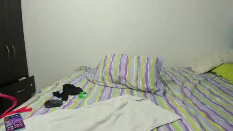 Snapshot of priscilasmiith25 chatting on February 19, 7:05 pm PriscilaSmiith online show from February 19, 7:05 pm