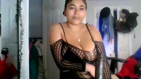 Snapshot of prissyymissyy chatting on November 13, 10:19 pm prissyymissyy online show from November 13, 10:19 pm