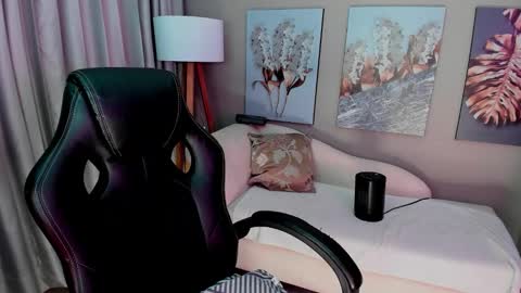 Priya Rose online show from November 4, 9:03 pm