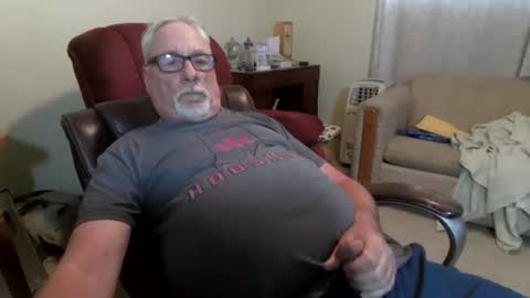 Snapshot of prlbob77 chatting on July 7, 12:24 am prlbob77 online show from July 7, 12:24 am