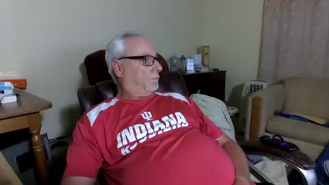 Snapshot of prlbob77 chatting on August 4, 1:42 am prlbob77 online show from August 4, 1:42 am