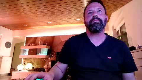 Snapshot of proband_007 chatting on April 10, 9:52 pm proband_007 online show from April 10, 9:52 pm