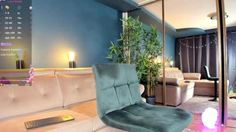 Raven  but you can call me sweetie or honey too  online show from December 28, 10:23 pm