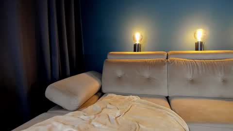 Raven  but you can call me sweetie or honey too  online show from March 26, 6:24 pm