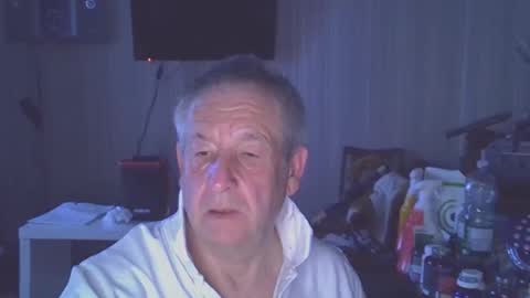 projectorepson online show from April 7, 6:30 pm