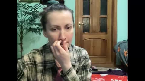 Snapshot of proud_sweet_21 chatting on May 2, 11:43 pm proud sweet 21 online show from May 2, 11:43 pm