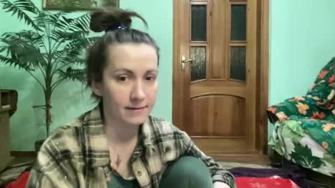 Snapshot of proud_sweet_21 chatting on May 16, 12:51 am proud sweet 21 online show from May 16, 12:51 am