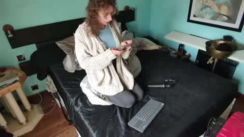 prxscillia_tx online show from April 17, 11:02 am