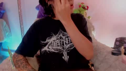 Snapshot of psychodoll_11 chatting on May 7, 1:05 pm psycodoll online show from May 7, 1:05 pm