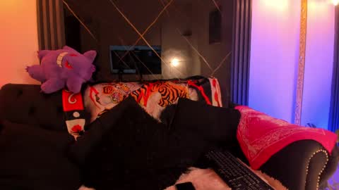 Snapshot of psychodoll_11 chatting on June 5, 1:06 pm psycodoll online show from June 5, 1:06 pm