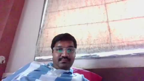 Snapshot of ptl1711 chatting on May 4, 8:10 am ptl1711 online show from May 4, 8:10 am