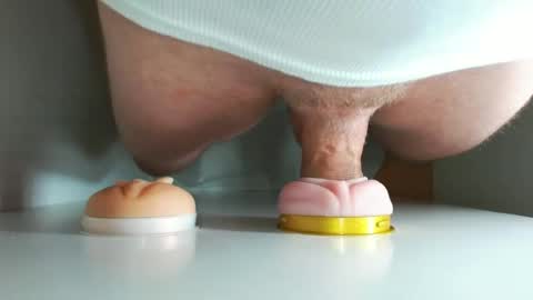 Snapshot of pude90 chatting on June 27, 5:23 am PuDe90 online show from June 27, 5:23 am