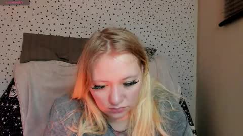 puffybun online show from February 18, 10:28 pm