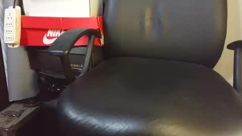 Snapshot of puky_mza chatting on April 18, 4:38 am puky_mza online show from April 18, 4:38 am