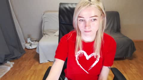 Polly online show from December 20, 1:25 am