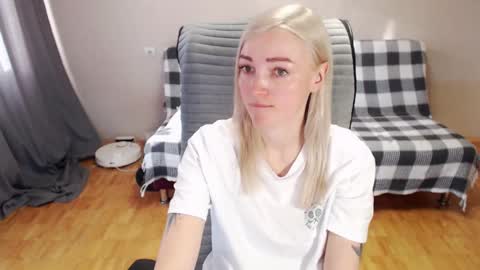 Polly online show from March 16, 4:40 am