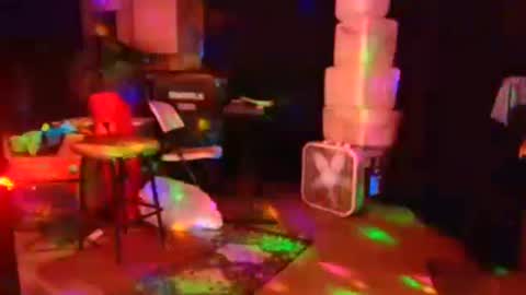 punkrunr083 online show from September 17, 8:49 am