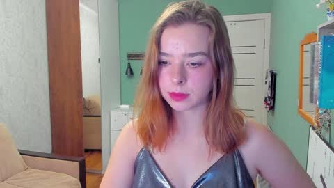 Snapshot of puoli chatting on December 10, 11:43 am Polly online show from December 10, 11:43 am