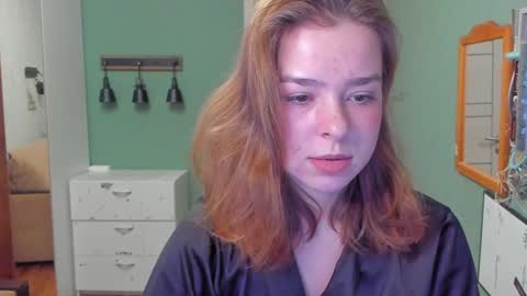 Snapshot of puoli chatting on December 12, 2:33 pm Polly online show from December 12, 2:33 pm