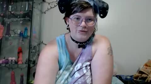 Snapshot of pupghostt chatting on June 4, 3:18 pm PupGhostt online show from June 4, 3:18 pm