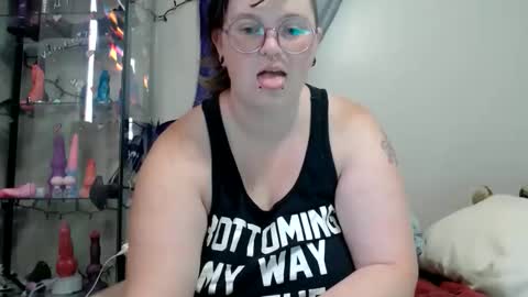 Snapshot of pupghostt chatting on June 11, 1:09 pm PupGhostt online show from June 11, 1:09 pm
